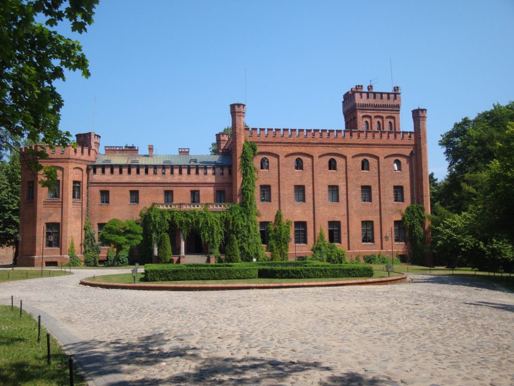 Fot.: Rzucewo, Zamek Jan III Sobieski, źródło: Wikipedia, autor: Ciacho5