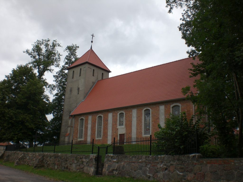 Budowo. Kościół gotycki pw. Najświętszej Marii Panny Królowej Polski Źródło: Wikipedia Autor: Gdaniec