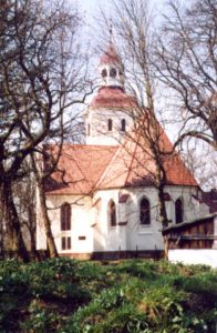 Kościół pw. Matki Boskiej Częstochowskiej w Duninowie Źródło: Wikipedia Autor: Maria Golinowski