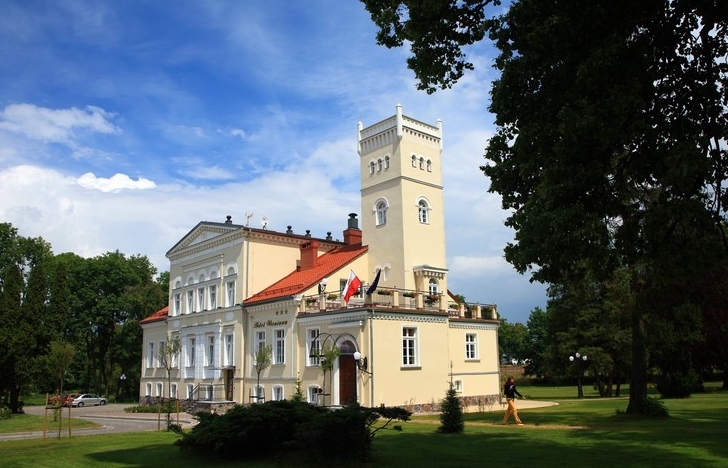 Fot.: Rekowo Górne, Pałac Hotel Wieniawa, źródło: Wikipedia, autor: Marek i Ewa Wojciechowscy