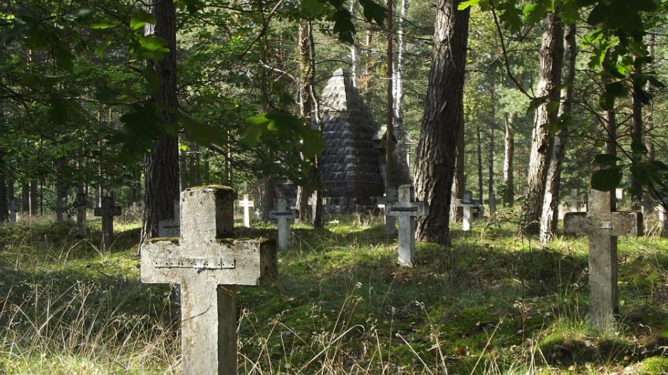 cmentarz w Łukowie, źródło: facebook.com