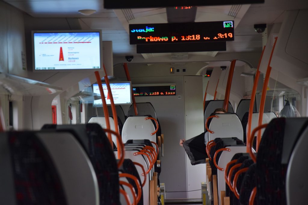 W maju zliikwidowano część połączeń pociągów kursujących na nowej linii PKM.