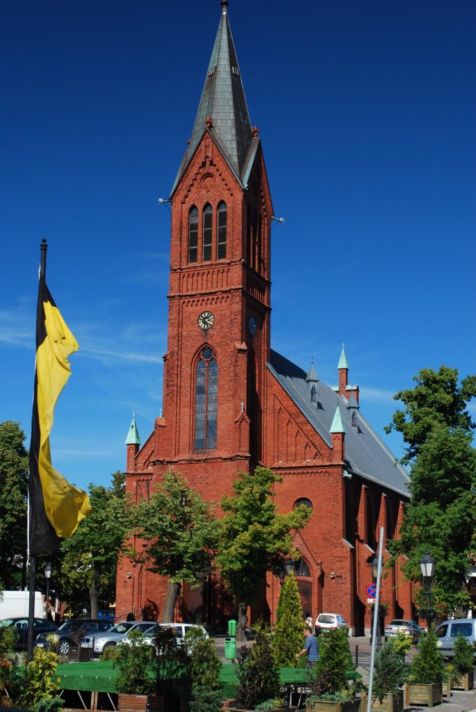 Kościół św. Kazimierza w Kartuzach Źródło: Wikimedia.org Autor: Polimerek