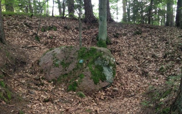 Lipusz. Diabelski Kamień, pomnik przyrody nieożywionej z legendą w tle