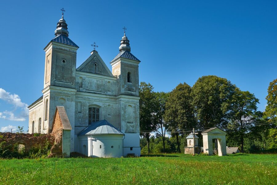 Architektura Sakralna Kaszub: Najstarsze Kościoły i Kaplice
